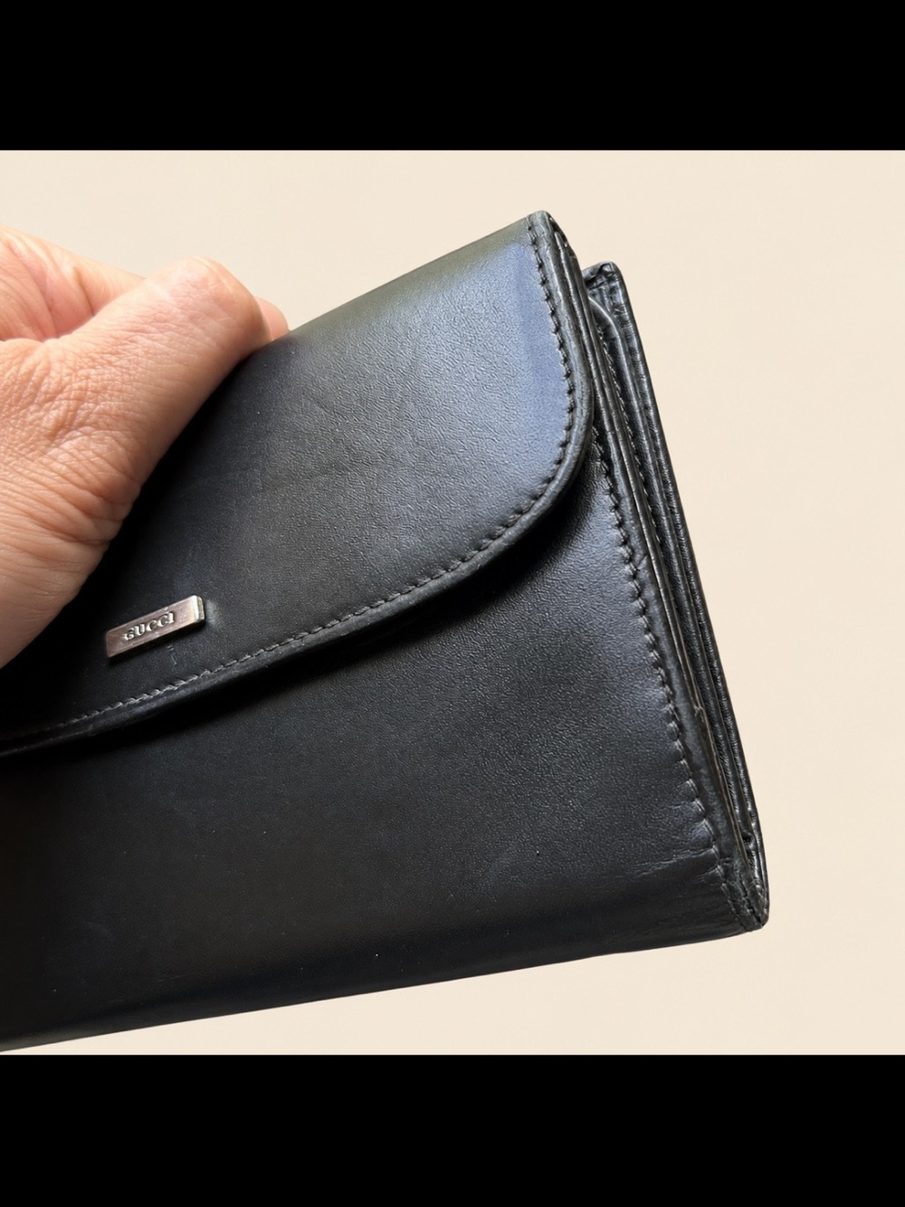 GUCCI Midsize Black WALLET EUC - Picture 6 of 10